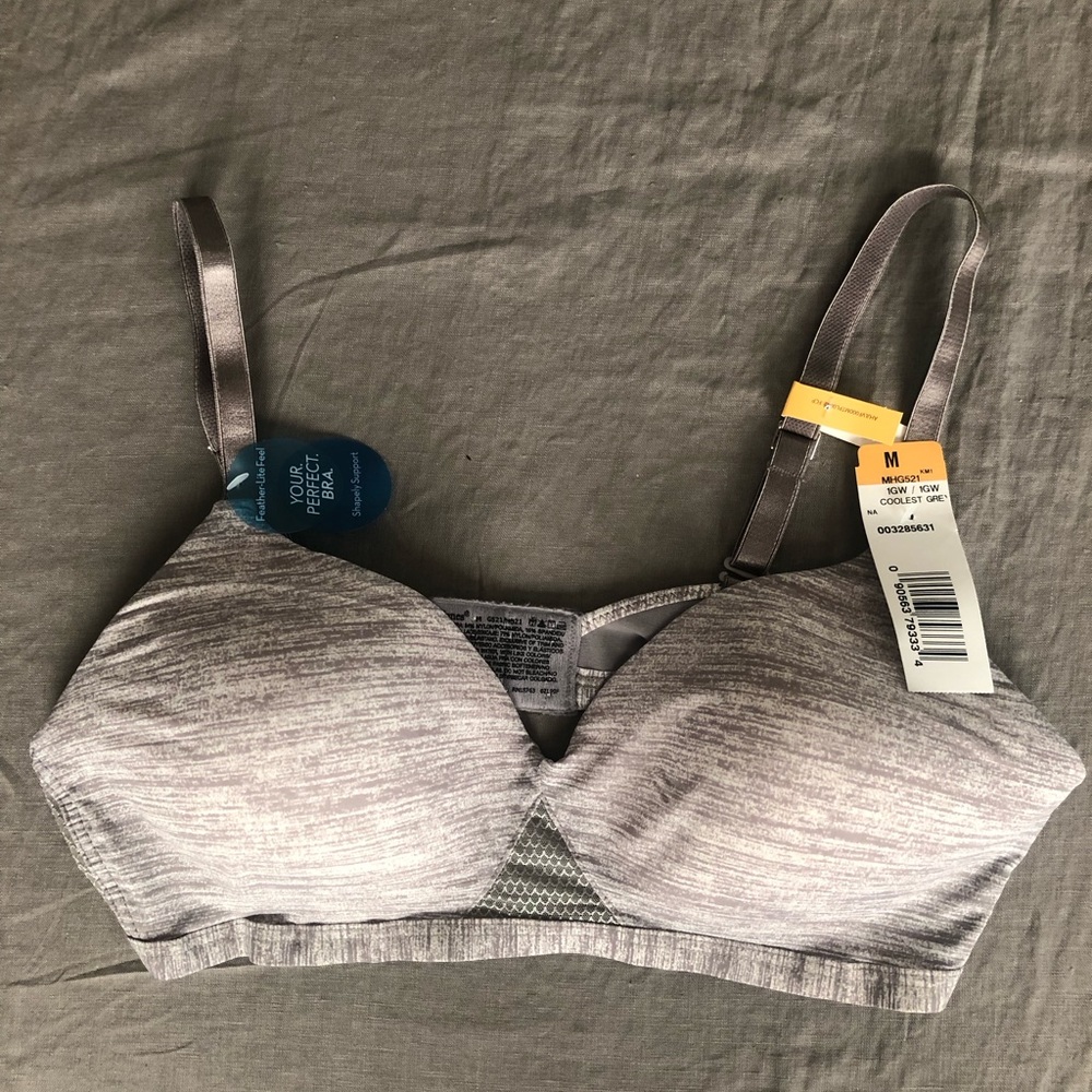 NWT Hanes Soft Cup Bra Medium